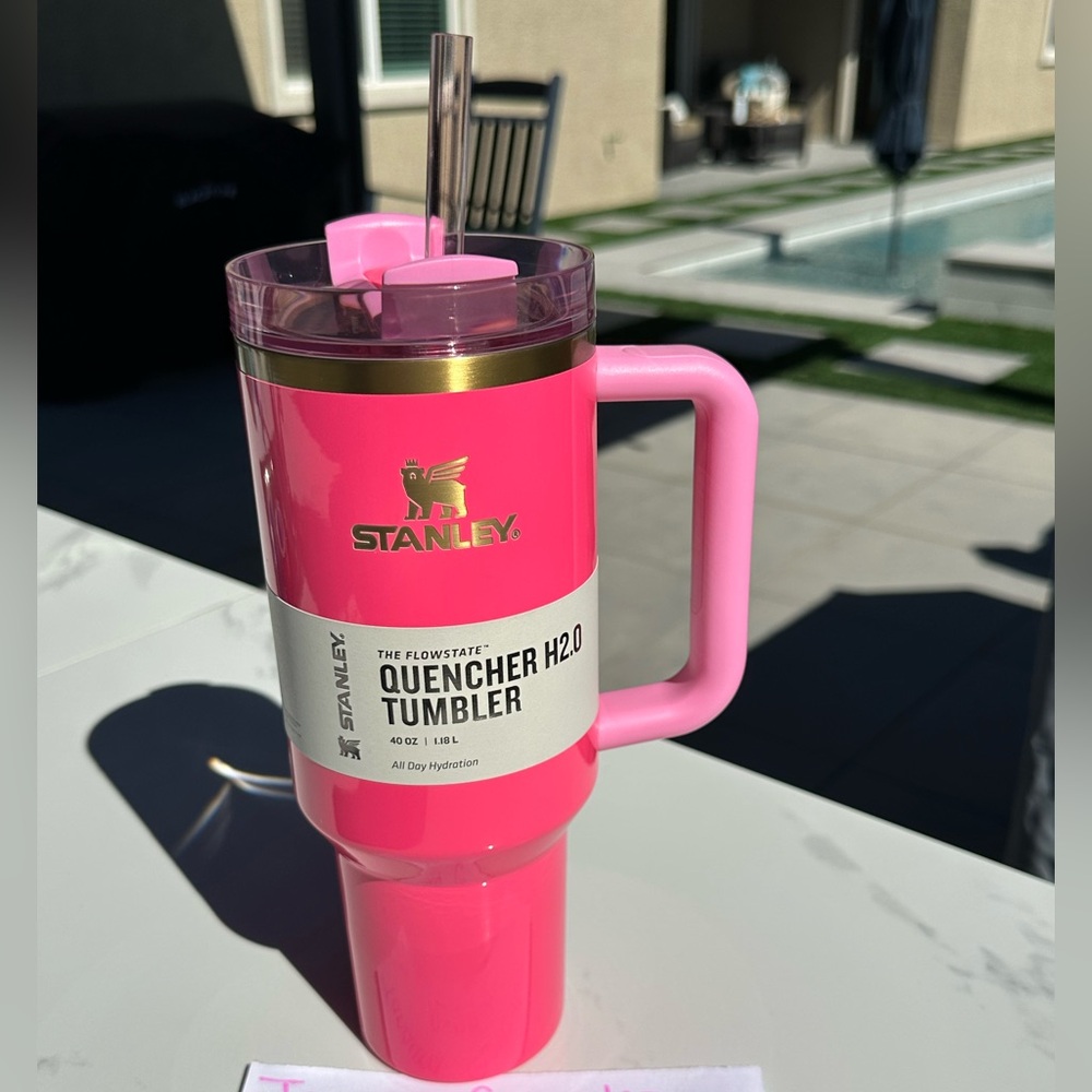 40oz Limited Edition PINK PARADE Stanley Quencher